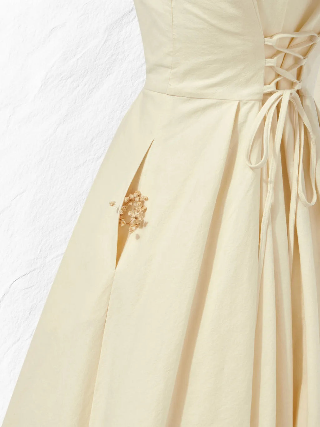 Vestido Midi Vintage Beige con Cuello Barco