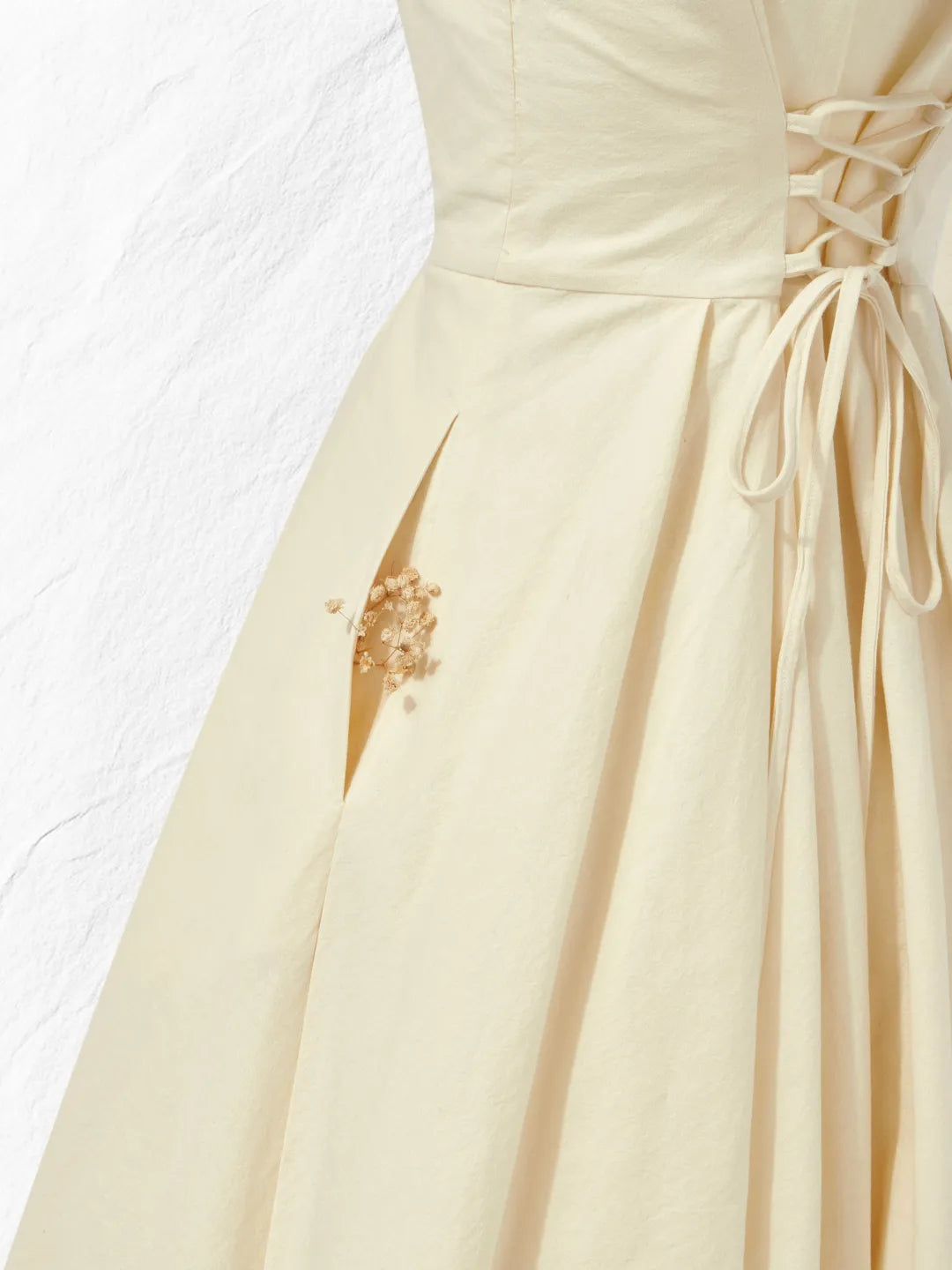 Vestido Midi Vintage Beige con Cuello Barco