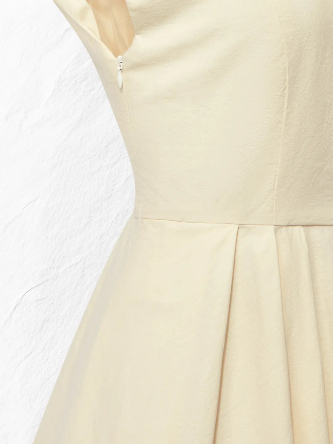 Vestido Midi Vintage Beige con Cuello Barco