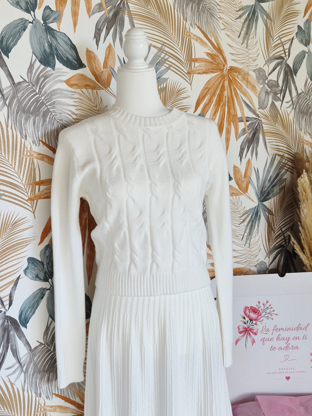 Jersey de punto trenzado en color blanco