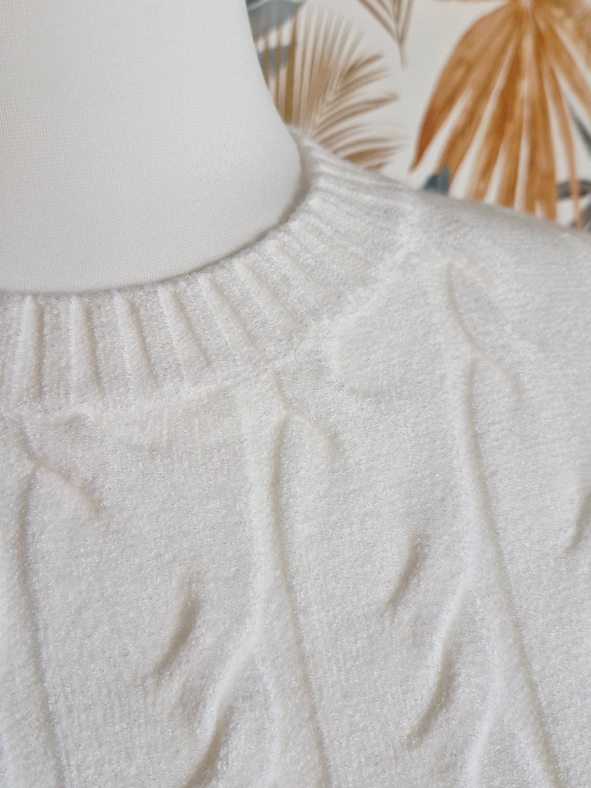 Jersey de punto trenzado en color blanco