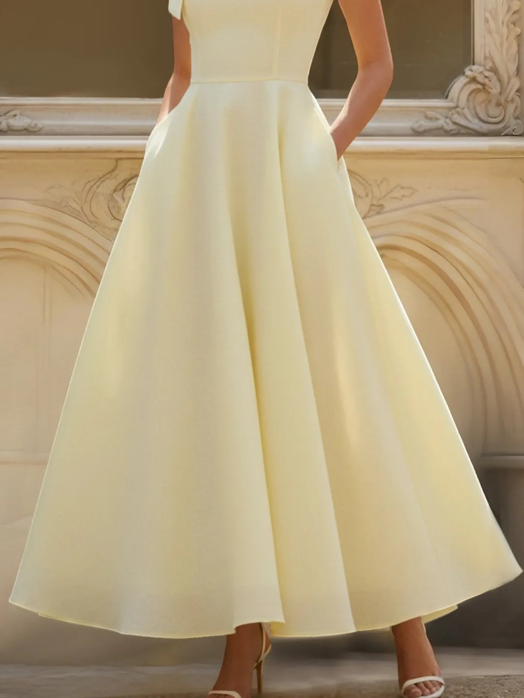 Vestido maxi de lino, sin mangas, con escote cuadrado, diseño liso y detalle de lazo, estilo vintage francés, color amarillo claro.