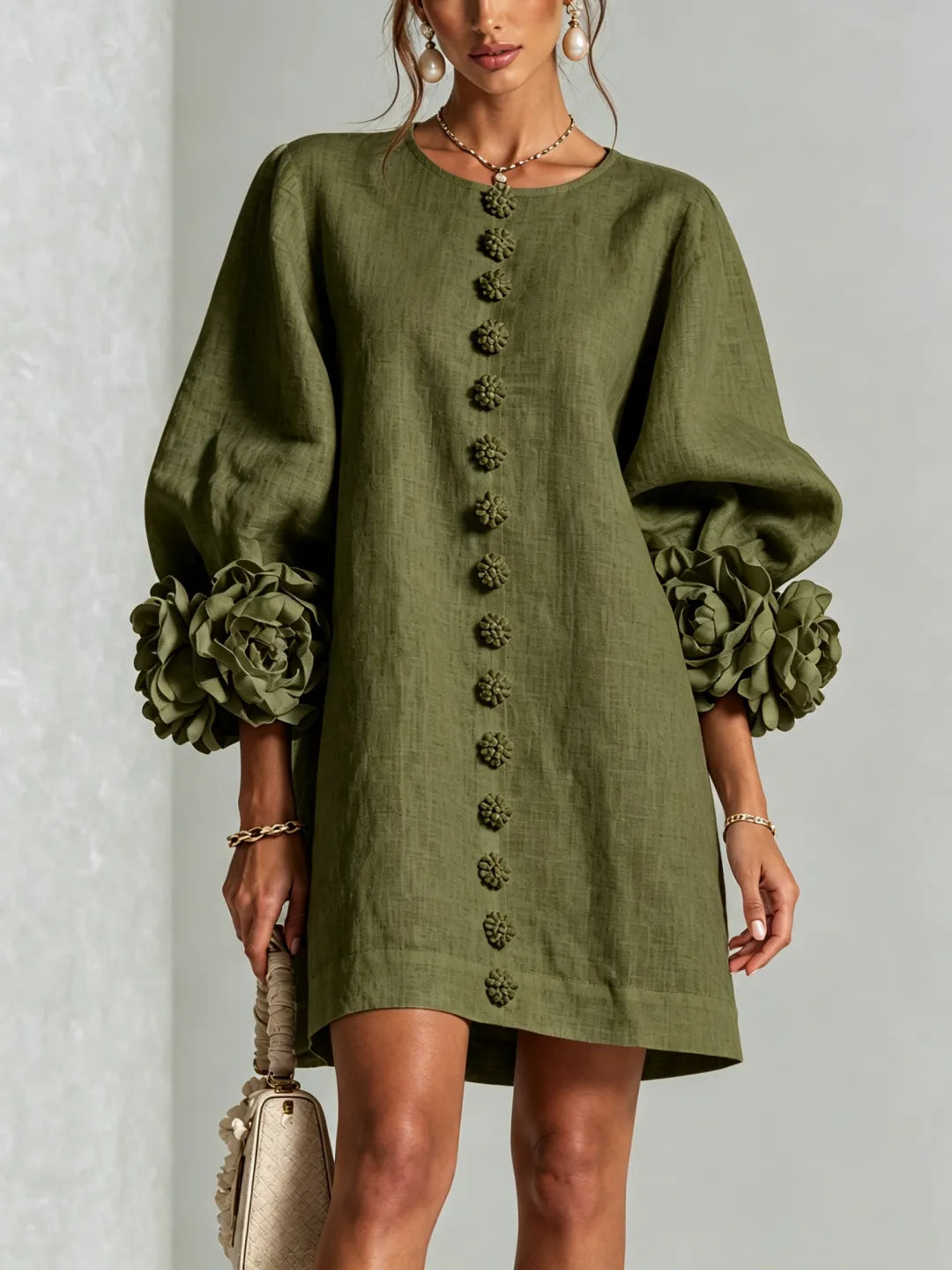 Vestido Mini Verde Oliva con Botones Florales 🌿