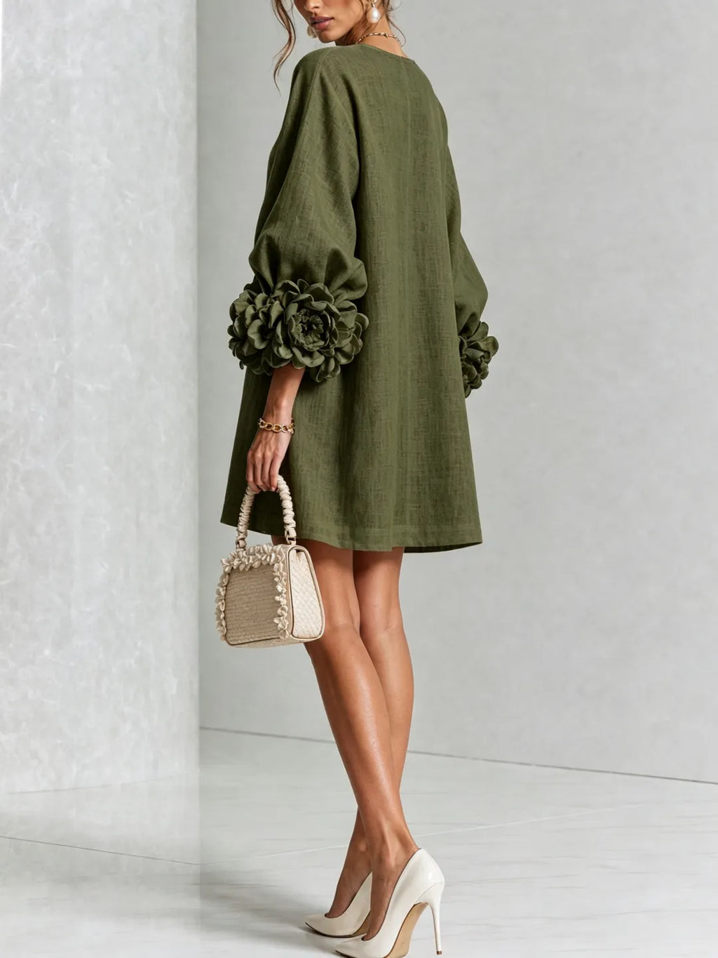 Vestido Mini Verde Oliva con Botones Florales 🌿